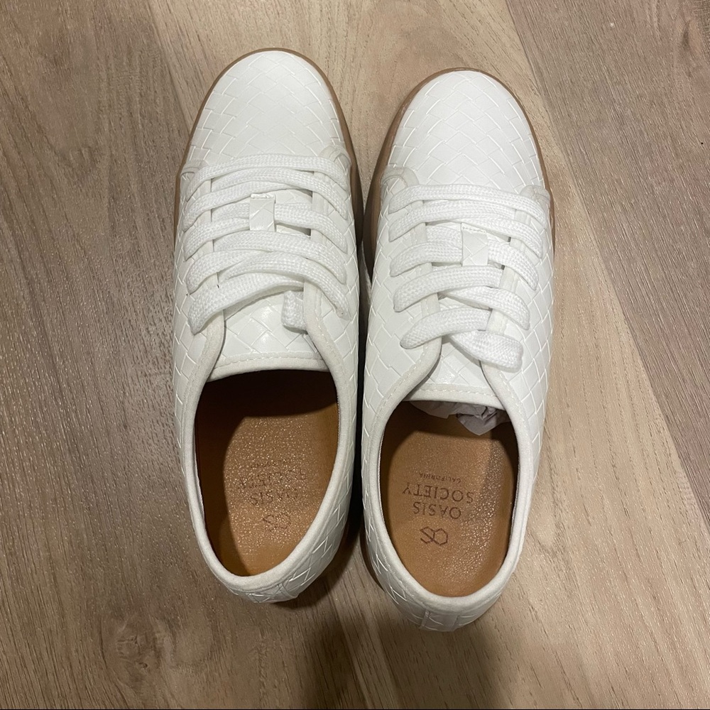 White Sneakers size 7 - Picture 6 of 8